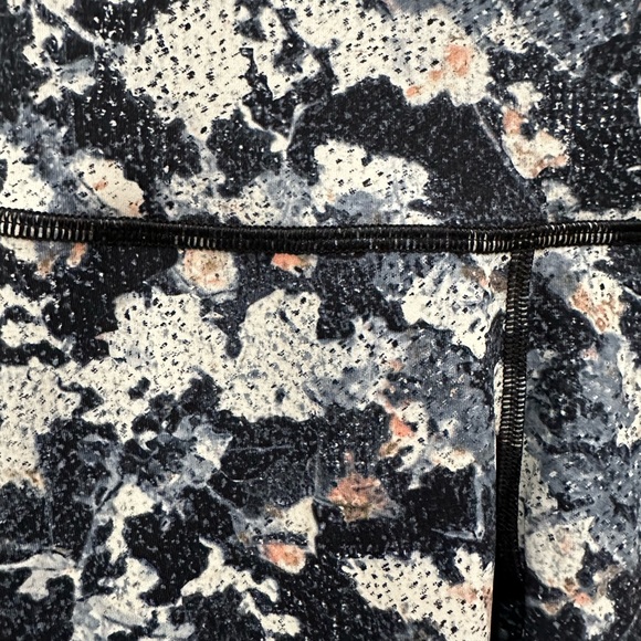 (2419) Lululemon Wunder Under Hi-Rise Tight 28" Sz 2 * LOVED - Picture 6 of 9